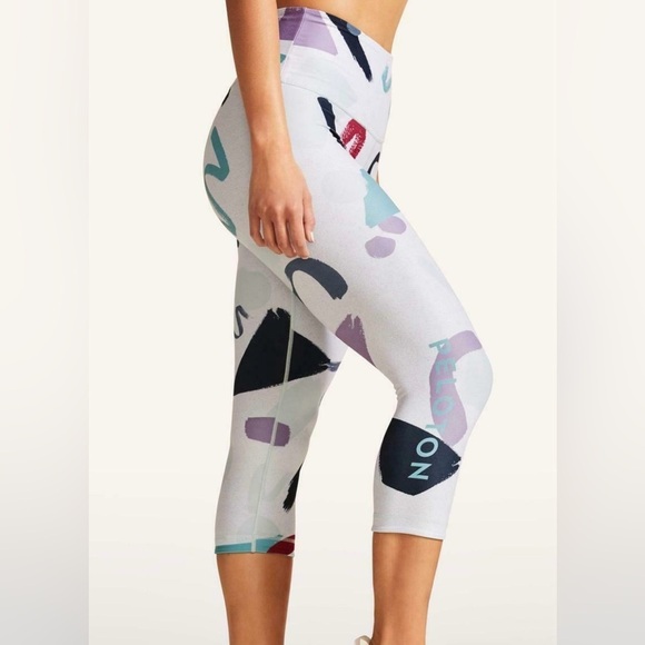 WITH Peloton Modern High Waisted Capris - Size Small - Picture 1 of 8